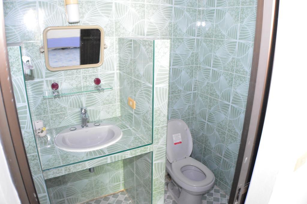 Seabreeze Inn Karon Phòng bức ảnh