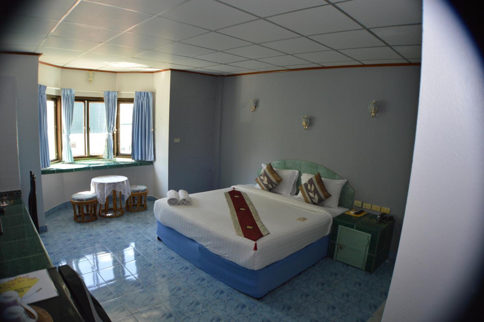 Seabreeze Inn Karon Ngoại thất bức ảnh