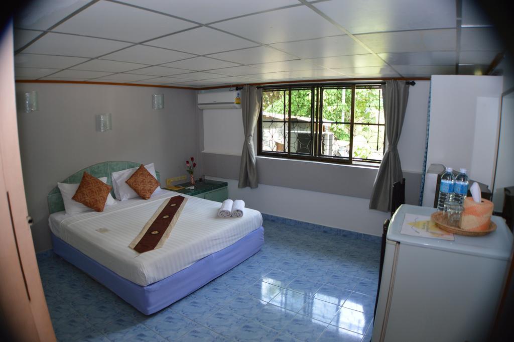 Seabreeze Inn Karon Phòng bức ảnh