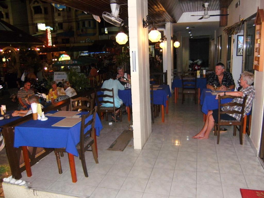 Seabreeze Inn Karon Ngoại thất bức ảnh