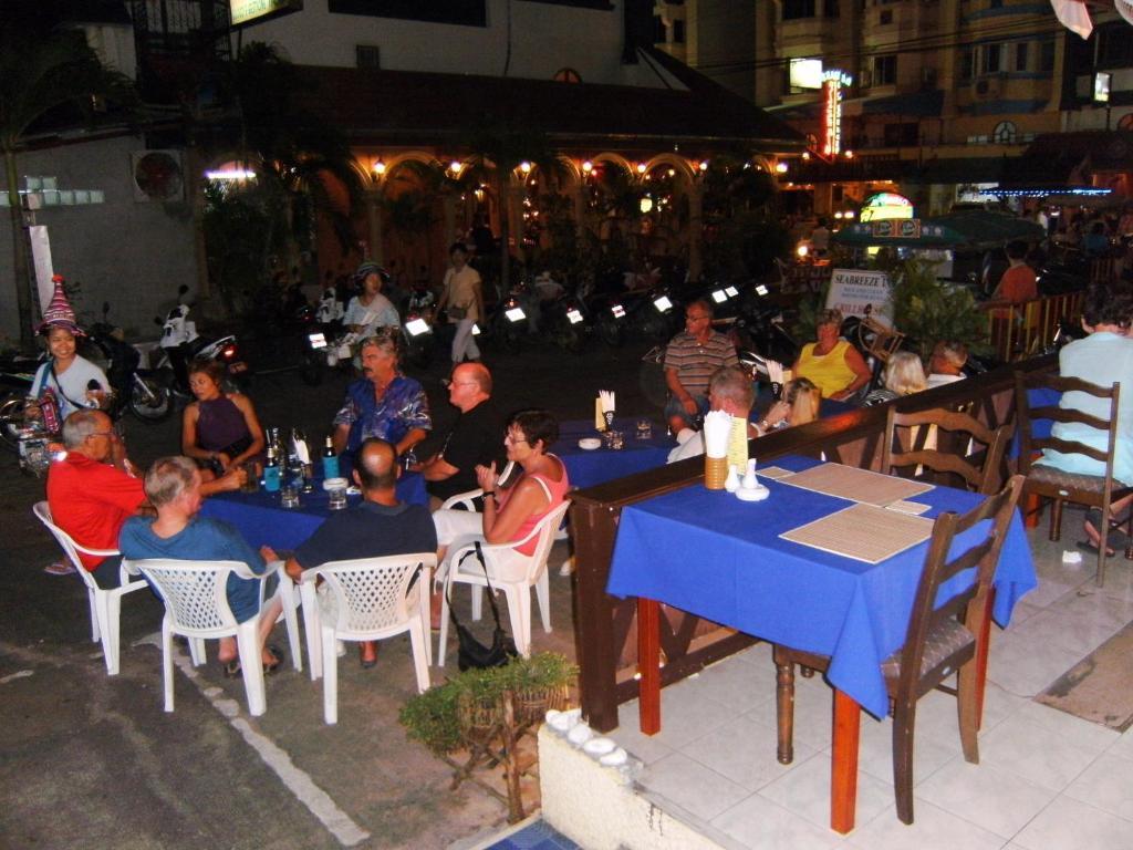 Seabreeze Inn Karon Ngoại thất bức ảnh