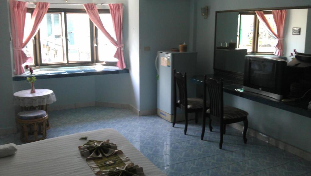Seabreeze Inn Karon Phòng bức ảnh